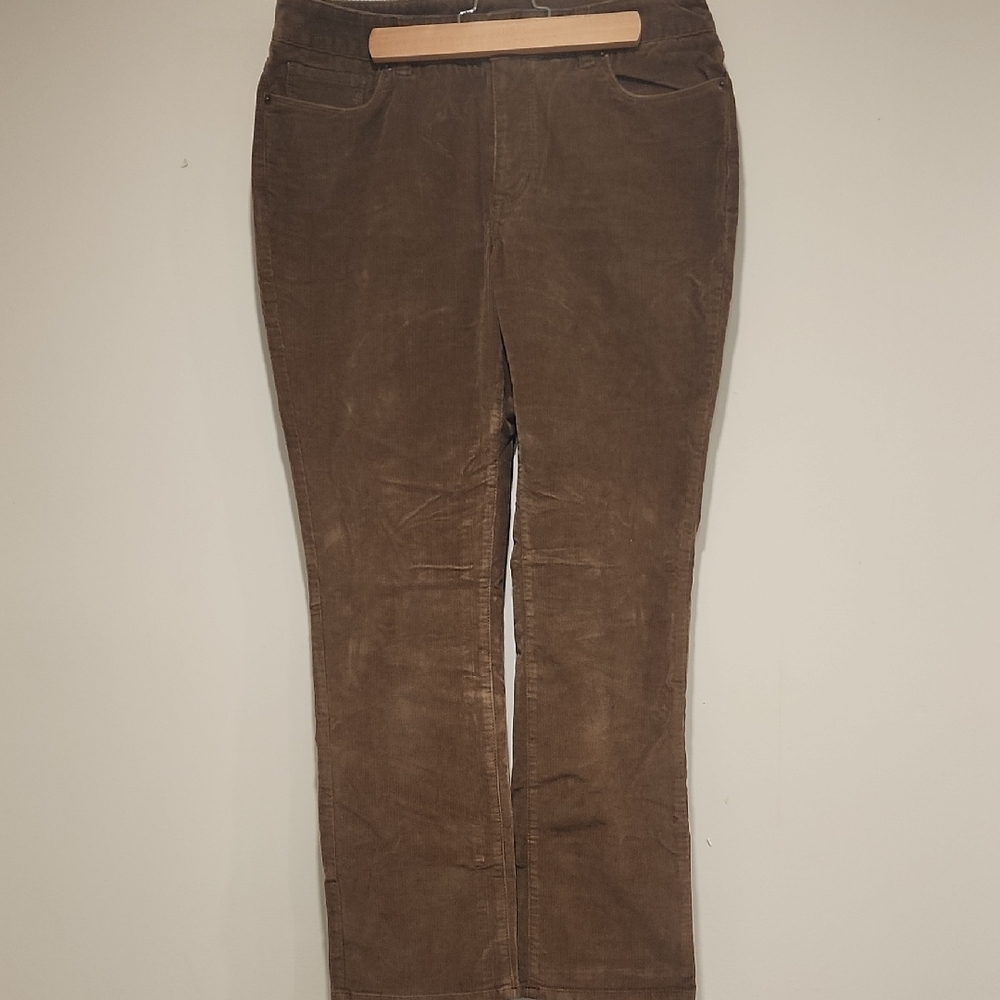 L.L. Bean Woman's Corduroy Pants in 8P